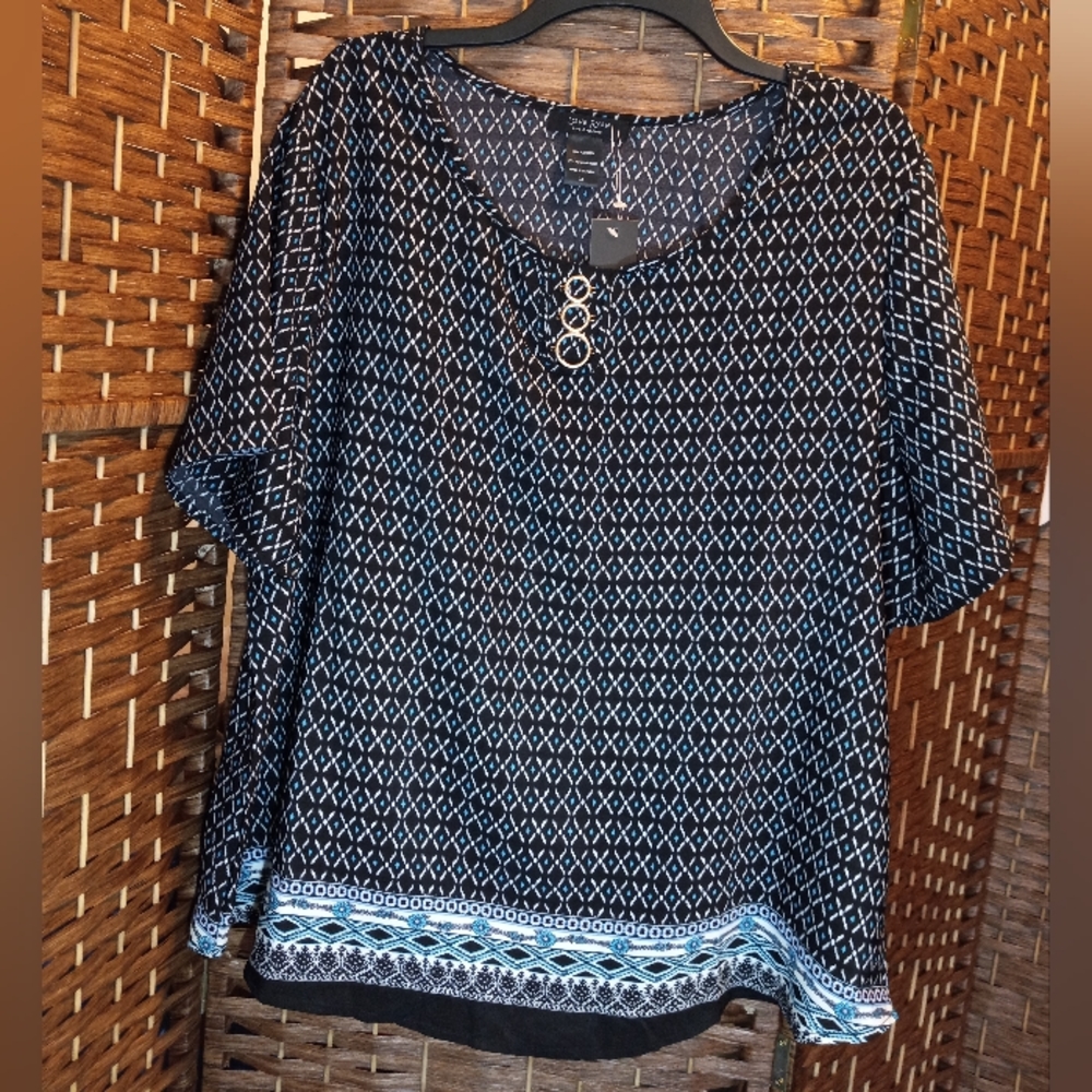 Love Ryan Geometric Blouse Top